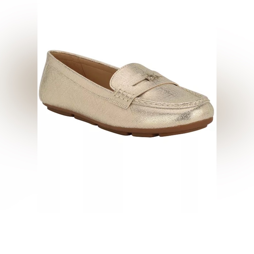 NWT Calvin Klein Olina-T Metallic Pattern White Gold Loafer Flats Women’s 6.5US